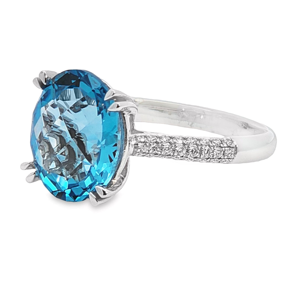 18ct White Gold Blue Topaz And Diamond Ring