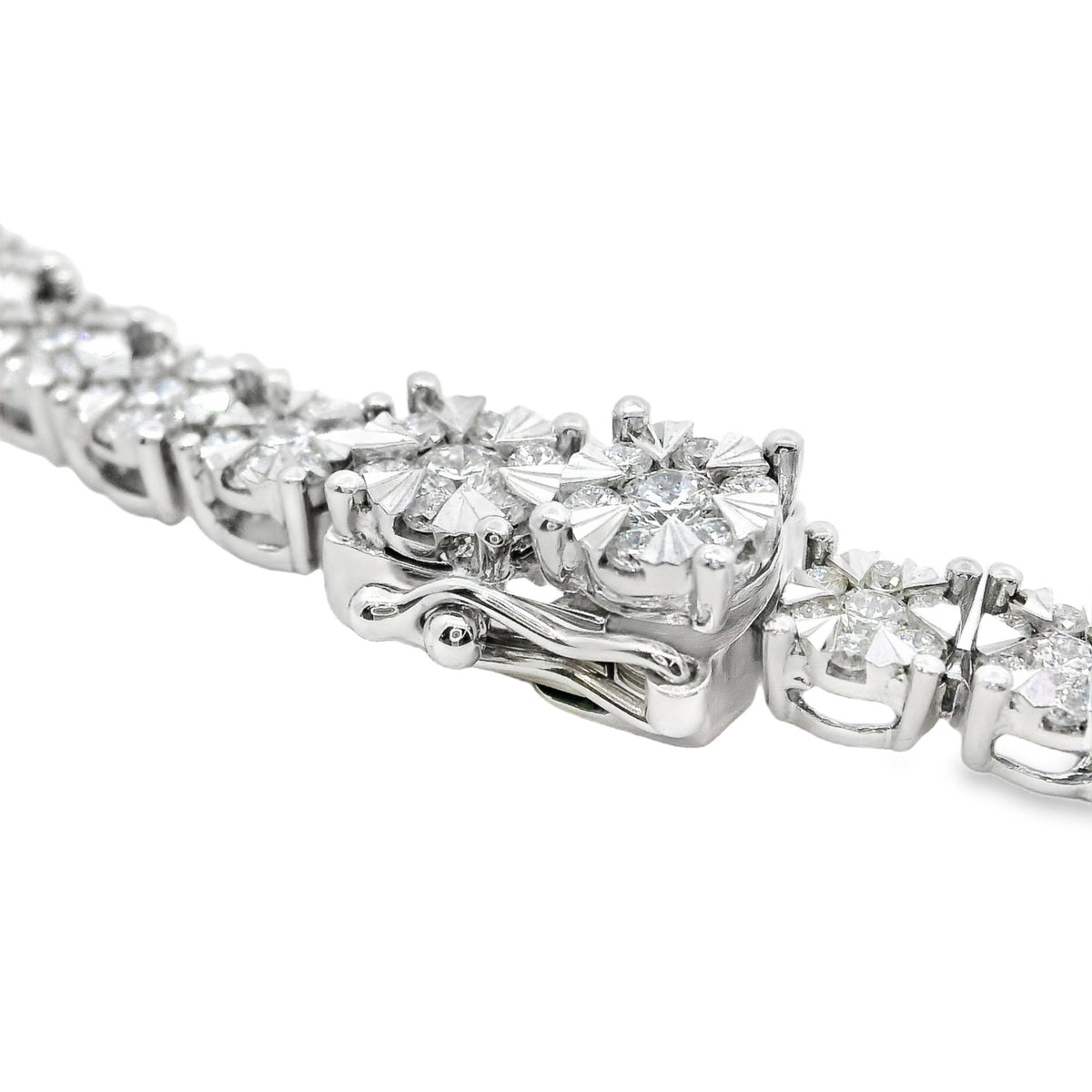 18ct White Gold Natural Diamond Illusion Set Necklace 10.078ct TDW