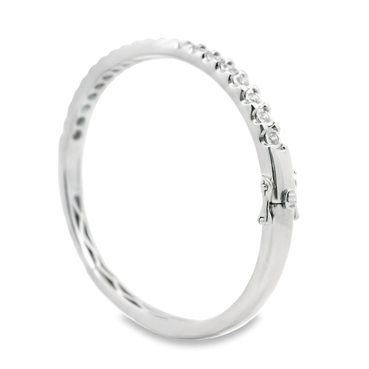 9ct White Gold Natural Diamond Flash Cut Illusion Set Bangle 0.90ct TDW