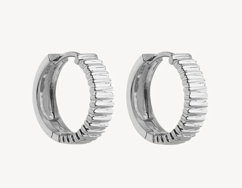Najo Raya Huggie Earring