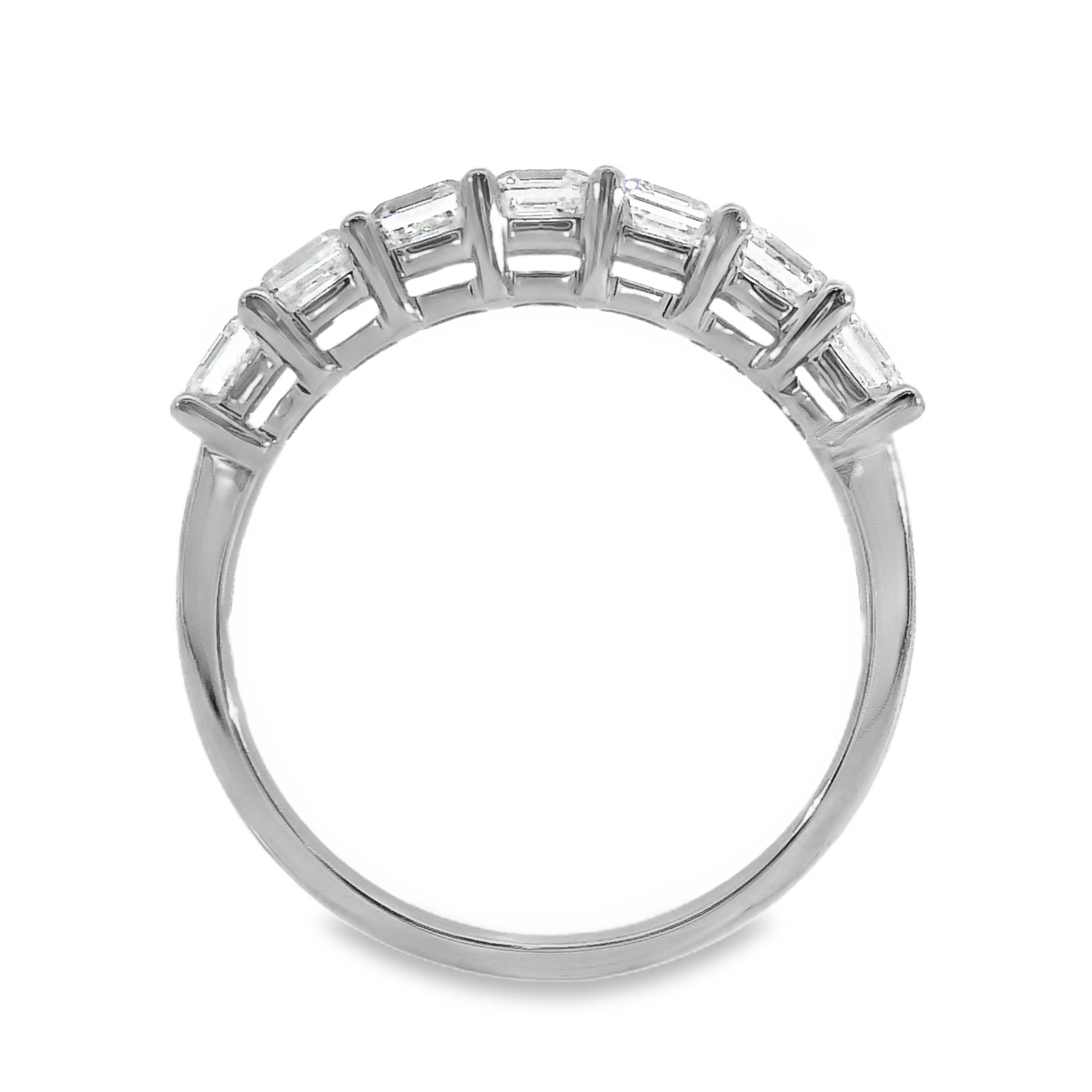 Phillipa Asscher & Round Brilliant Cut 7 Diamond Ring